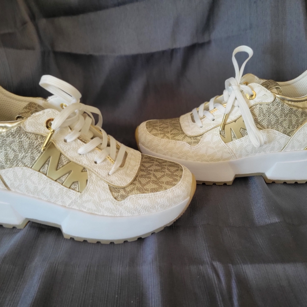 ***NEW*** Michael Kors Muse Metallic Logo Trainer